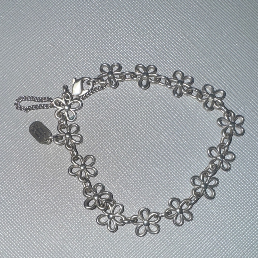 Sterling silver, James Avery daisy charm bracelet - Picture 2 of 2